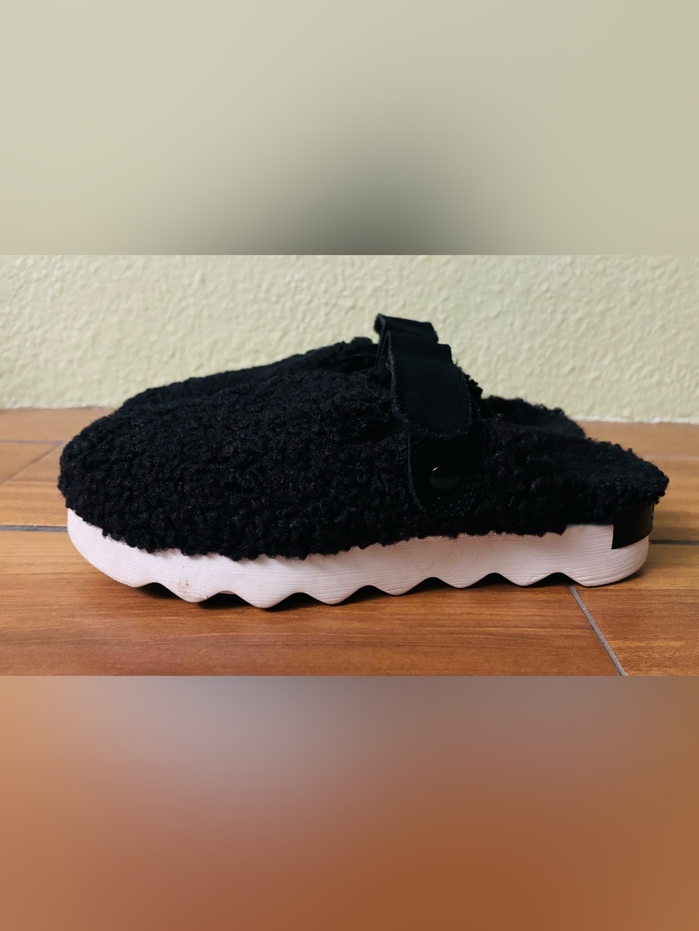 Sorel Viibe™ Cozy Clog in Black Size: 7
